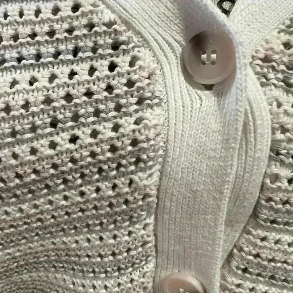 Jessica Simpson cropped cardigan sweater, size medium, EUC, cream, buttons. - Picture 3 of 5